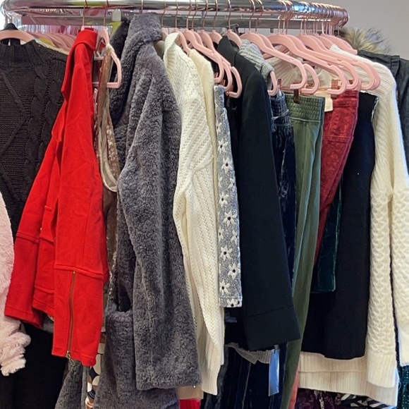 🎉PLUS SIZE RESELLER MYSTERY BOX 🎉 - Picture 2 of 8